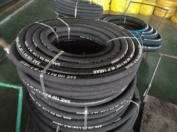 R4 Oil Suction and Delivery Hose